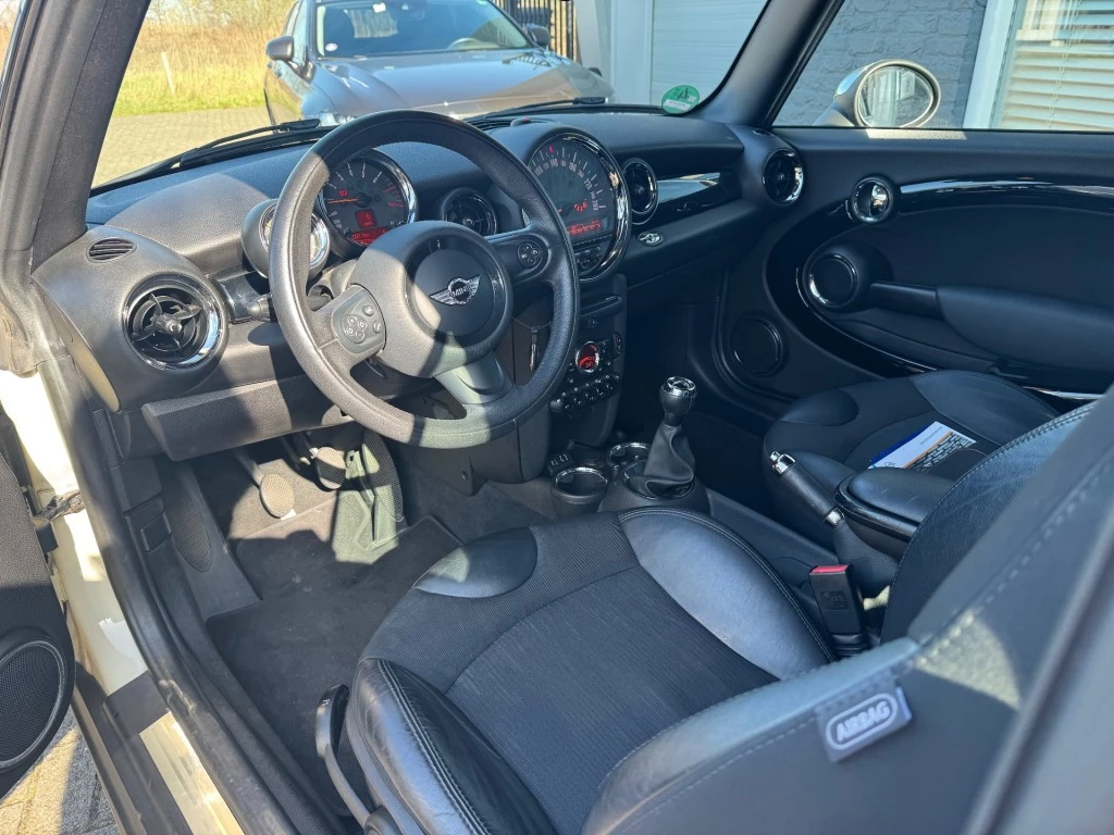 Hoofdafbeelding MINI Cabrio