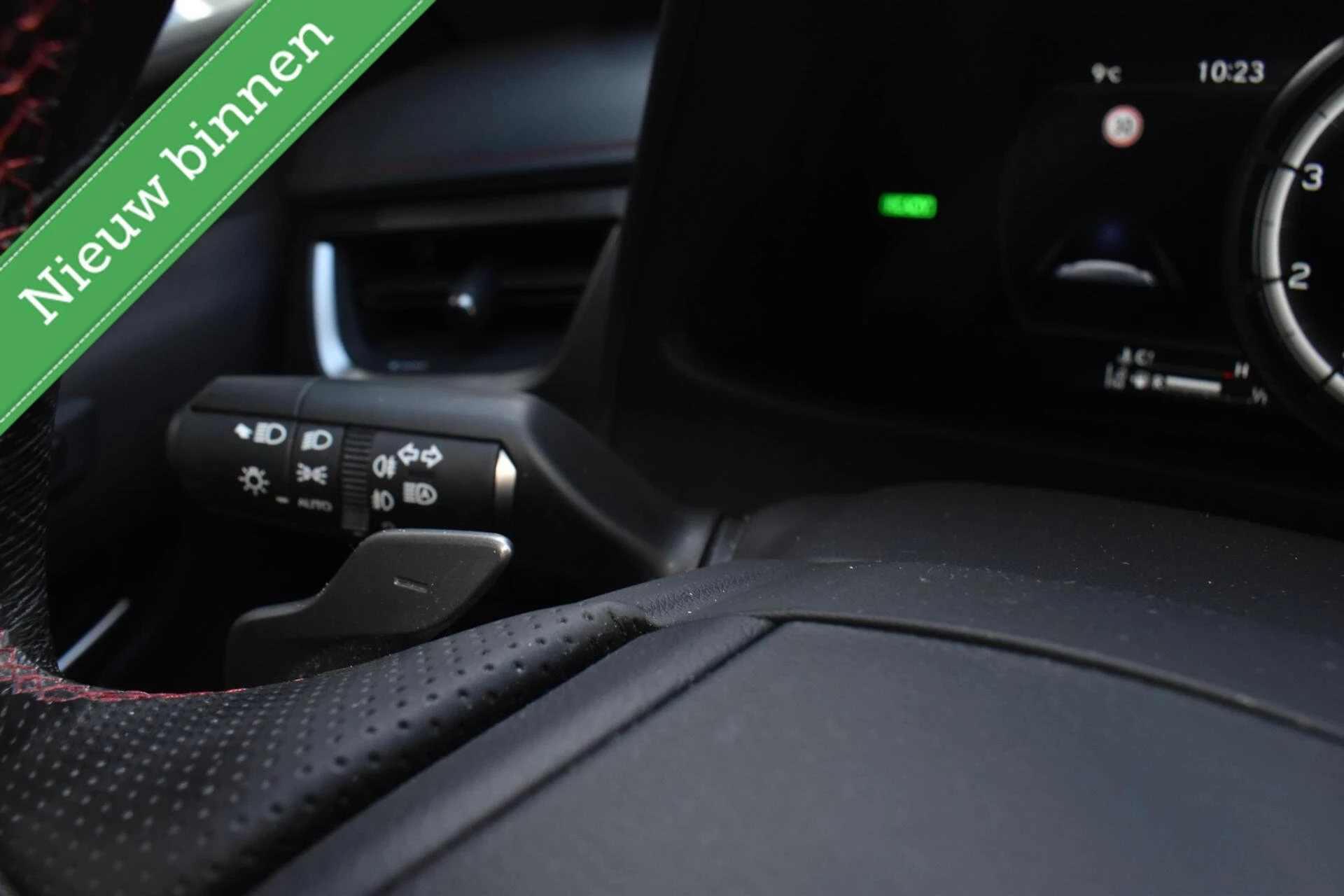 Hoofdafbeelding Lexus UX