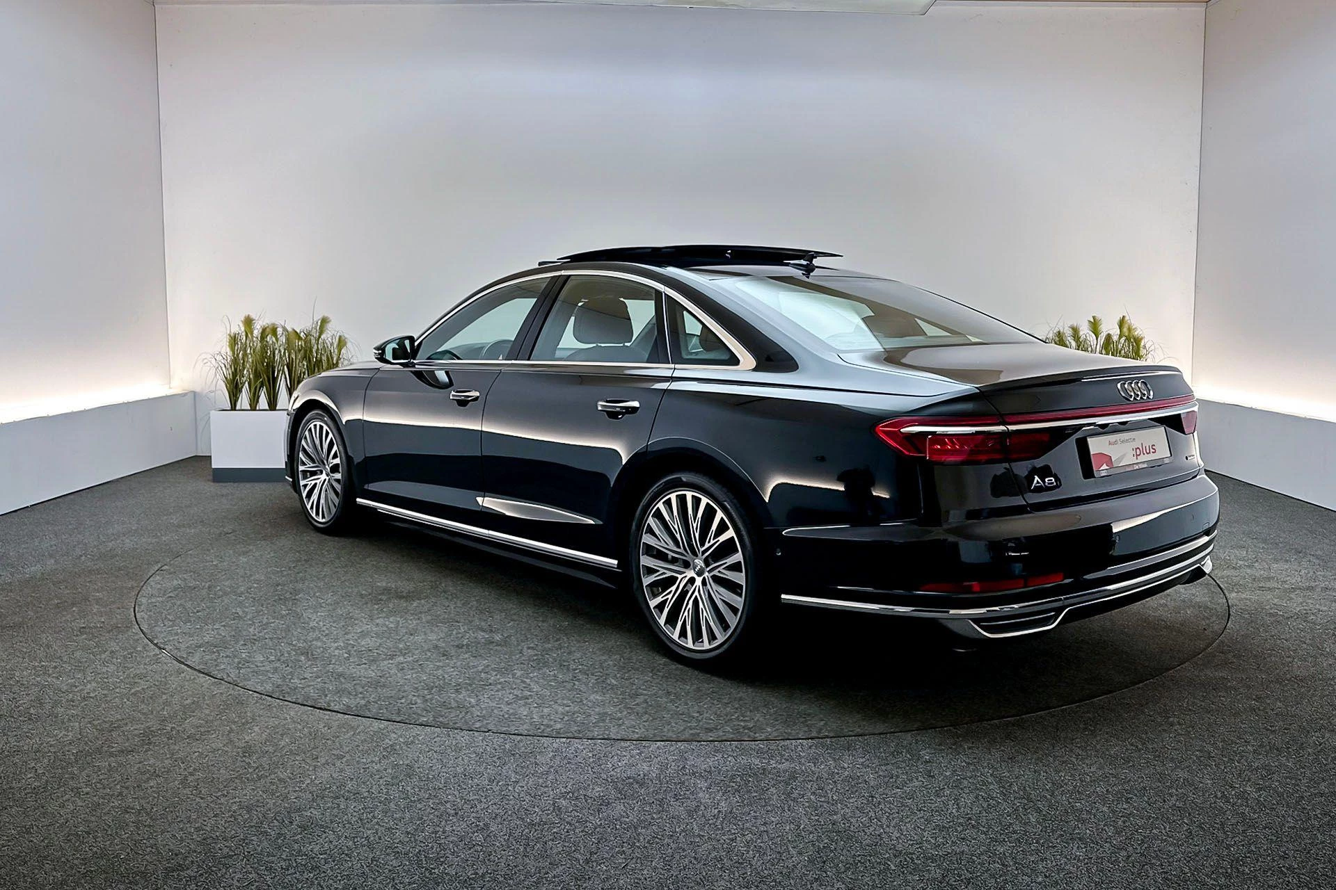 Hoofdafbeelding Audi A8