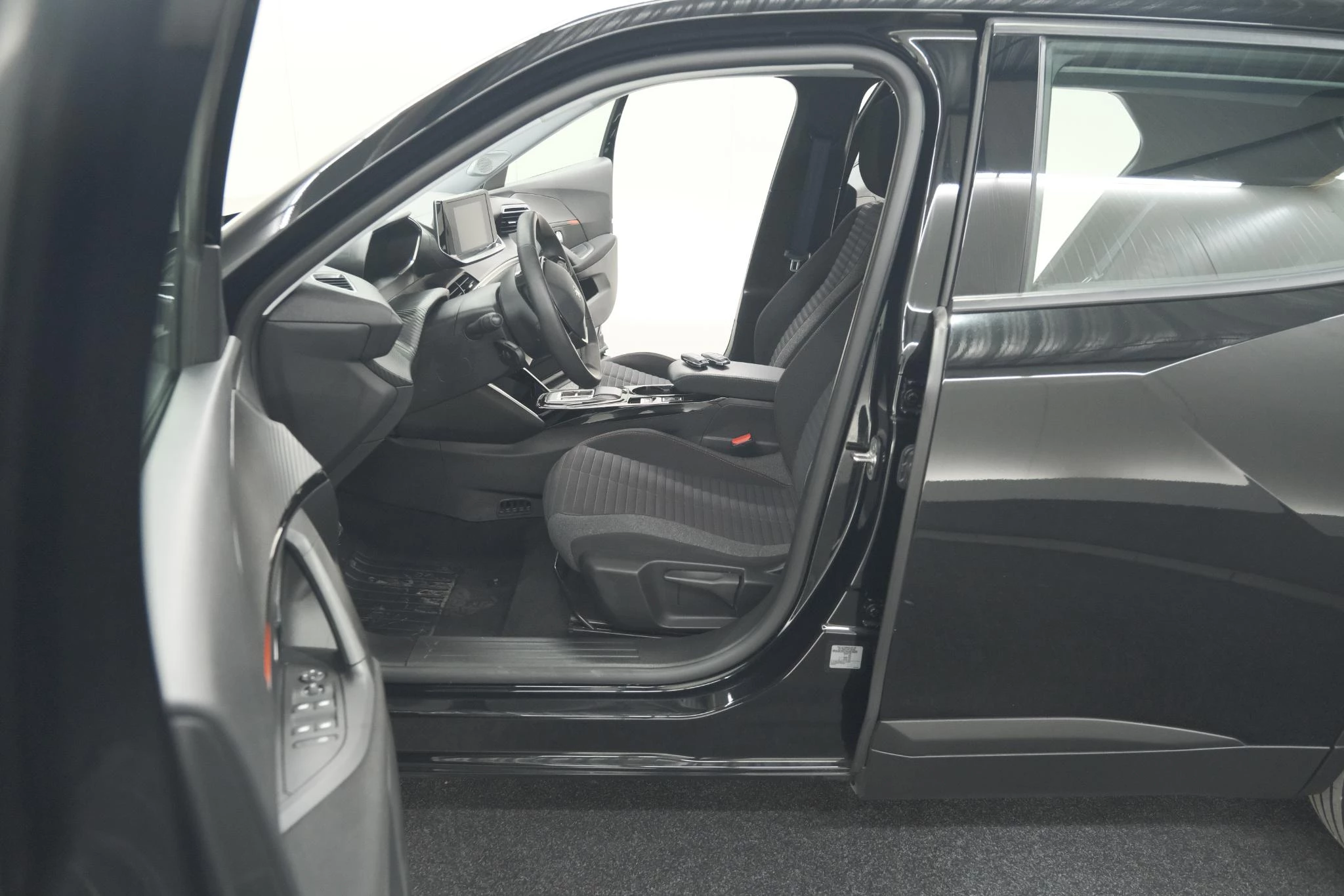 Hoofdafbeelding Peugeot e-2008