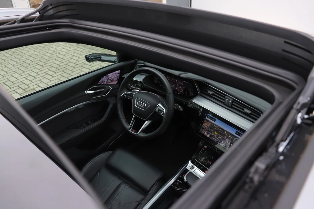 Hoofdafbeelding Audi e-tron