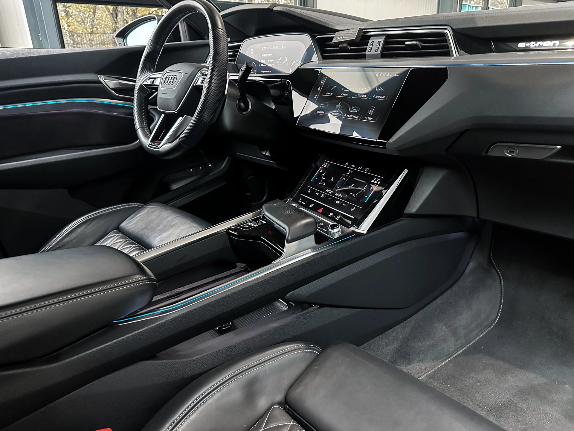 Hoofdafbeelding Audi e-tron