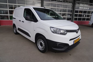 Hoofdafbeelding Toyota ProAce Toyota ProAce CITY 1.5 D-4D 102PK Live nr. V157| Airco | Cruise | Camera | Trekhaak | Apple CP-Android auto