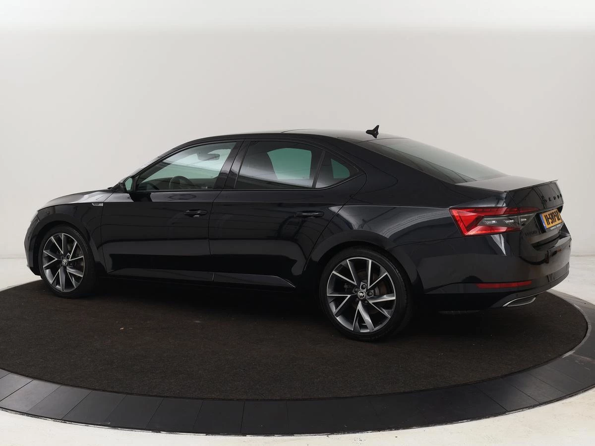 Hoofdafbeelding Škoda Superb