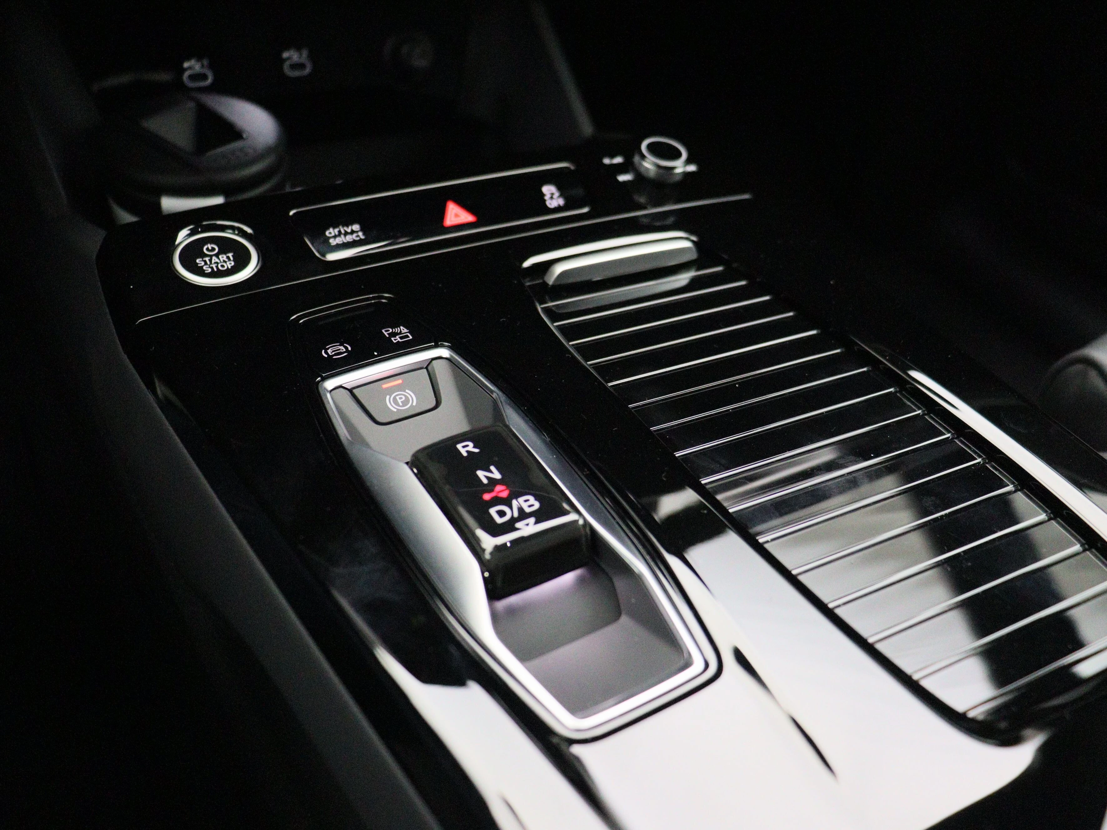 Hoofdafbeelding Audi Q6 e-tron