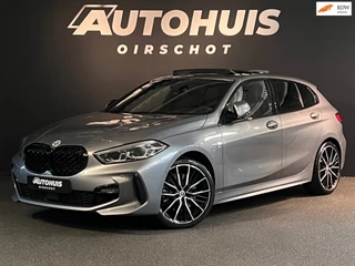 BMW 1-serie 120i High Executive Edition M Pano/ M stoelen/ H&K/ 19"/ Camera/ Keyless/ Skyscraper Grau
