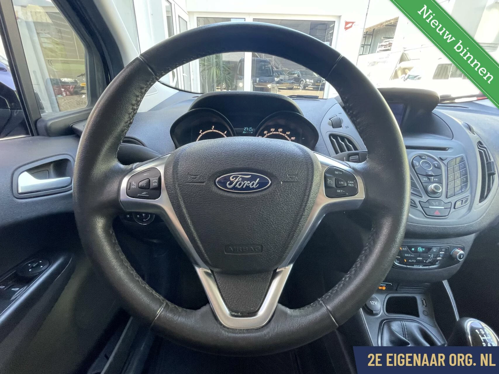 Hoofdafbeelding Ford Transit Courier
