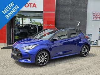 Toyota Yaris 1.5 Hybrid 130 GR Sport STOEL/STUURVERWARMING NAV ANDORID/APPLE PARKEERSENSOREN PANODAK 18'' LM-VELGEN