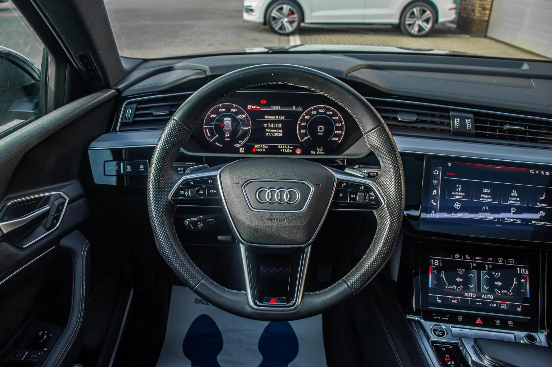 Hoofdafbeelding Audi e-tron