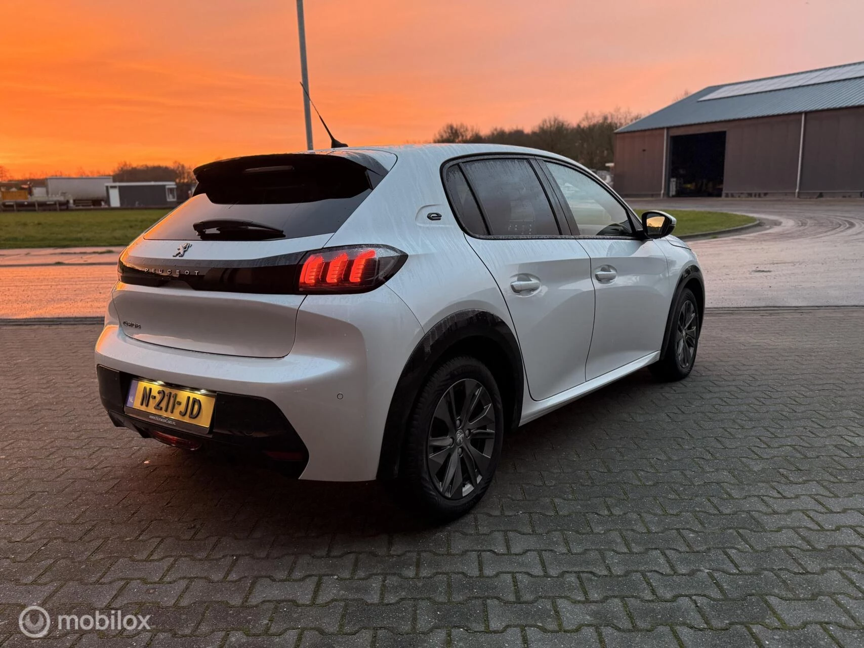 Hoofdafbeelding Peugeot e-208