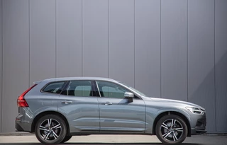 Volvo XC60 2.0 T5 AWD Momentum Trekhaak|Stoelverwarming|CarPlay