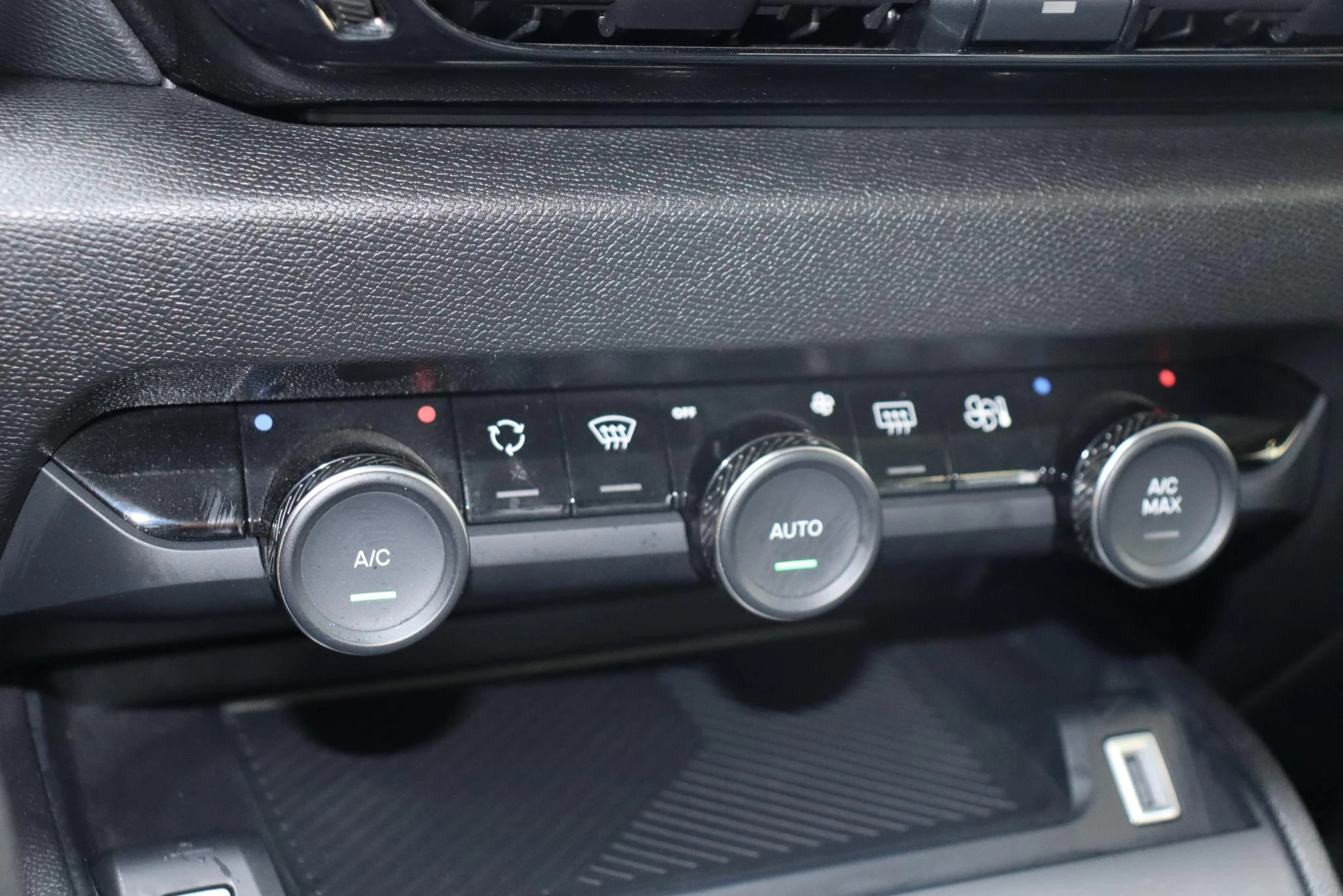 Hoofdafbeelding Citroën ë-C4 X