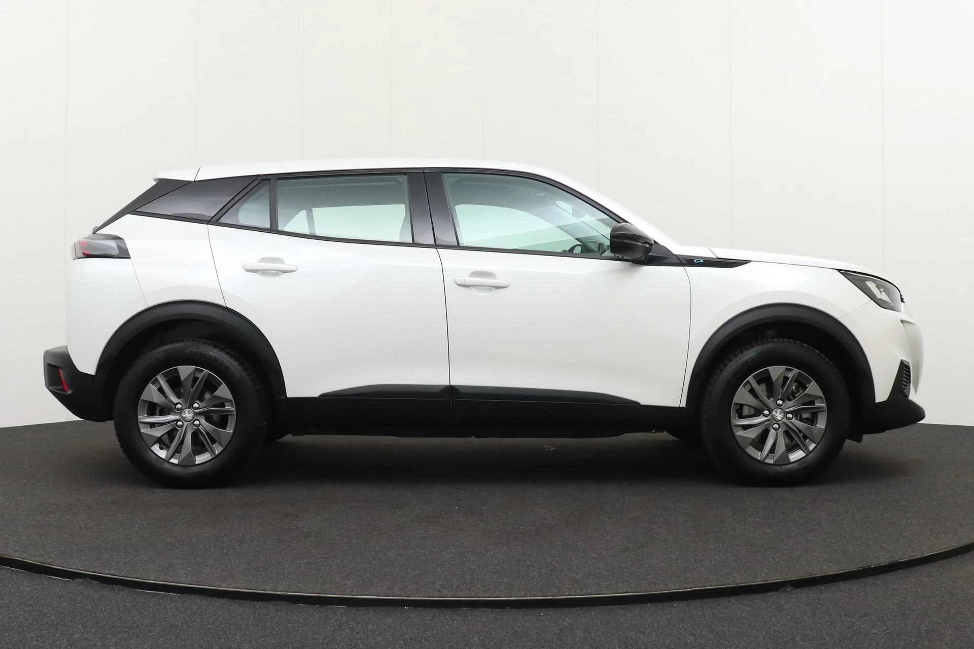 Hoofdafbeelding Peugeot e-2008