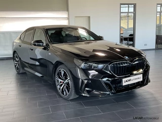Hoofdafbeelding BMW 5 Serie BMW 5-serie 520i I M Sport Pro I Pano I H&K