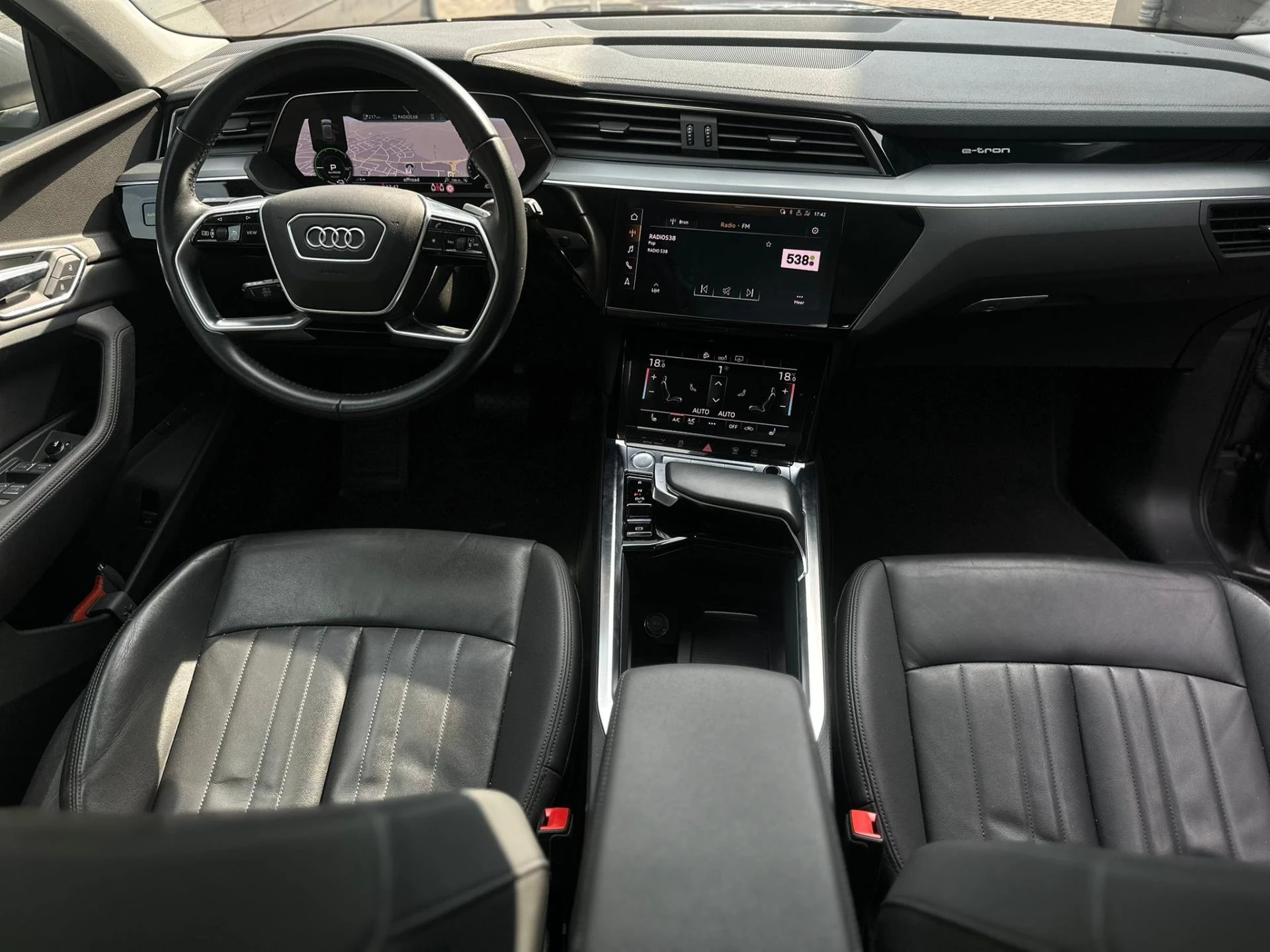 Hoofdafbeelding Audi e-tron