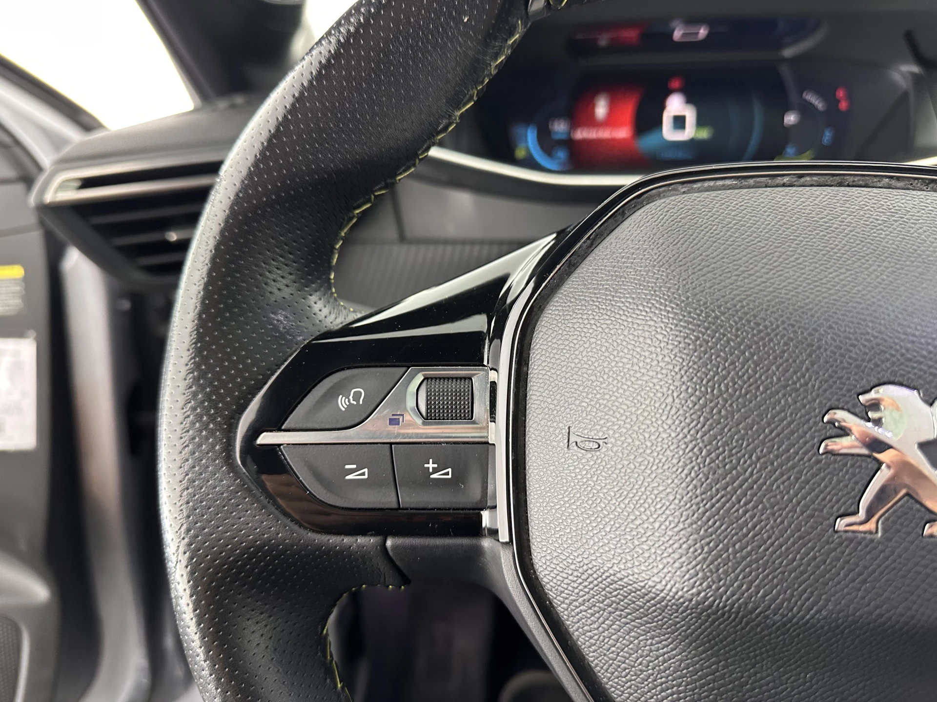 Hoofdafbeelding Peugeot e-208