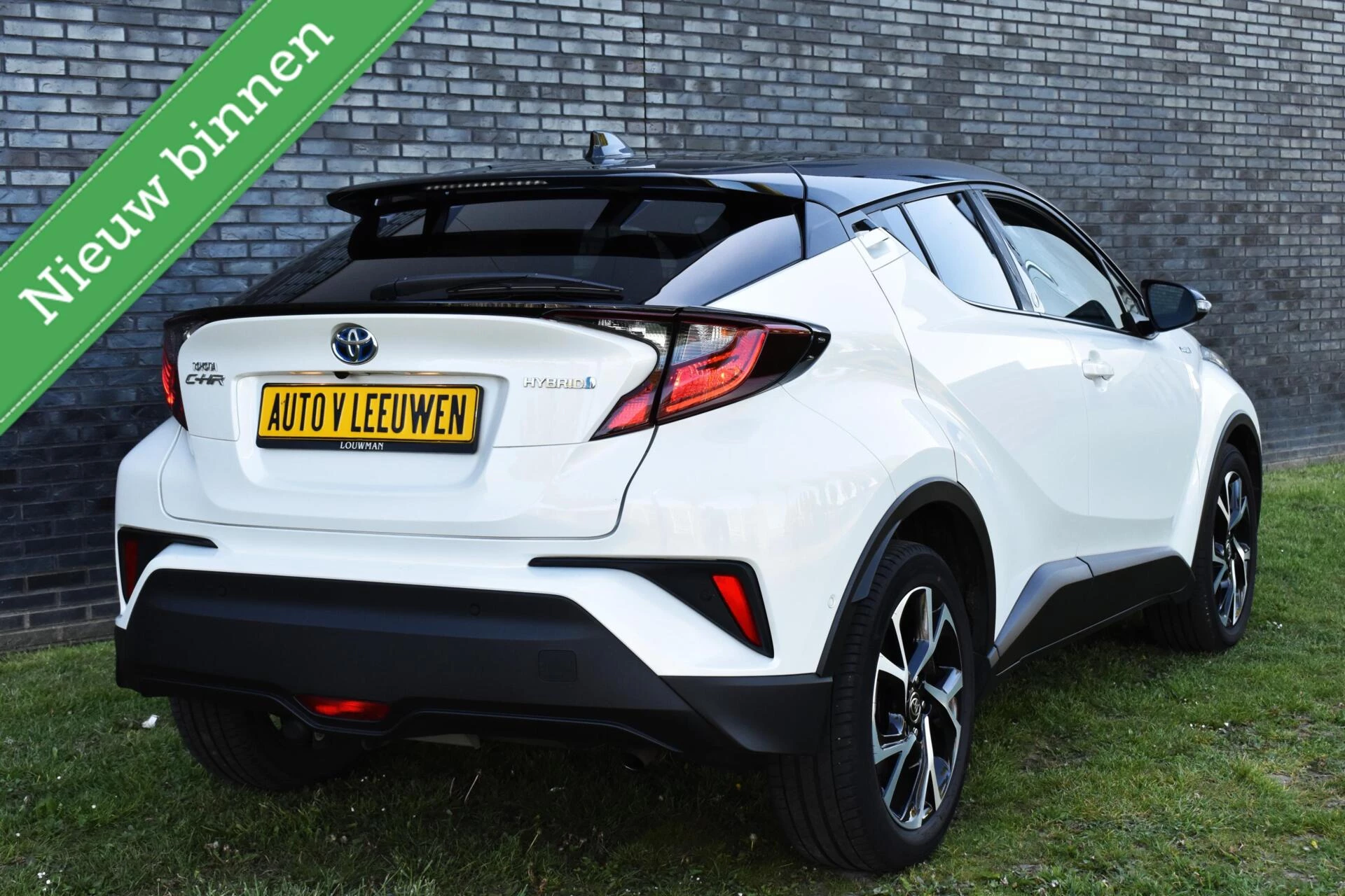 Hoofdafbeelding Toyota C-HR