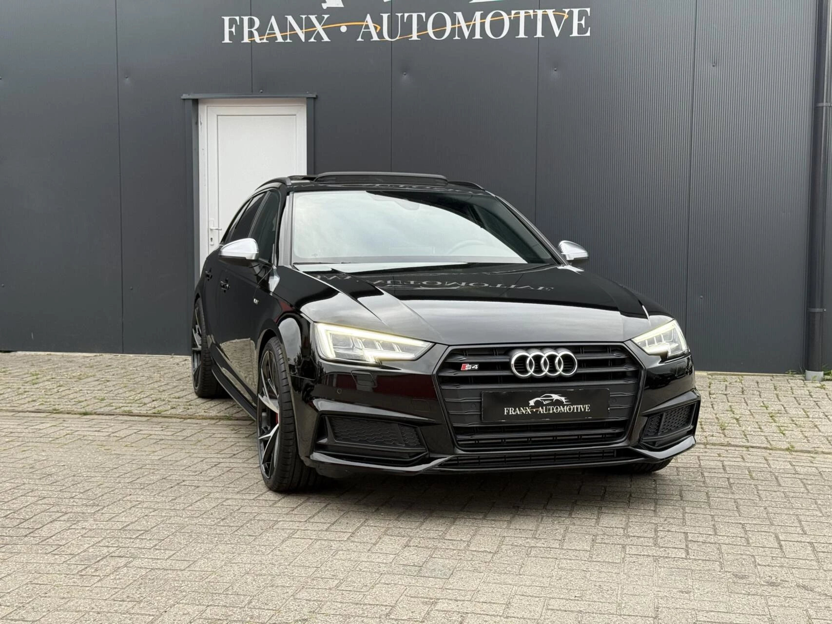 Hoofdafbeelding Audi S4