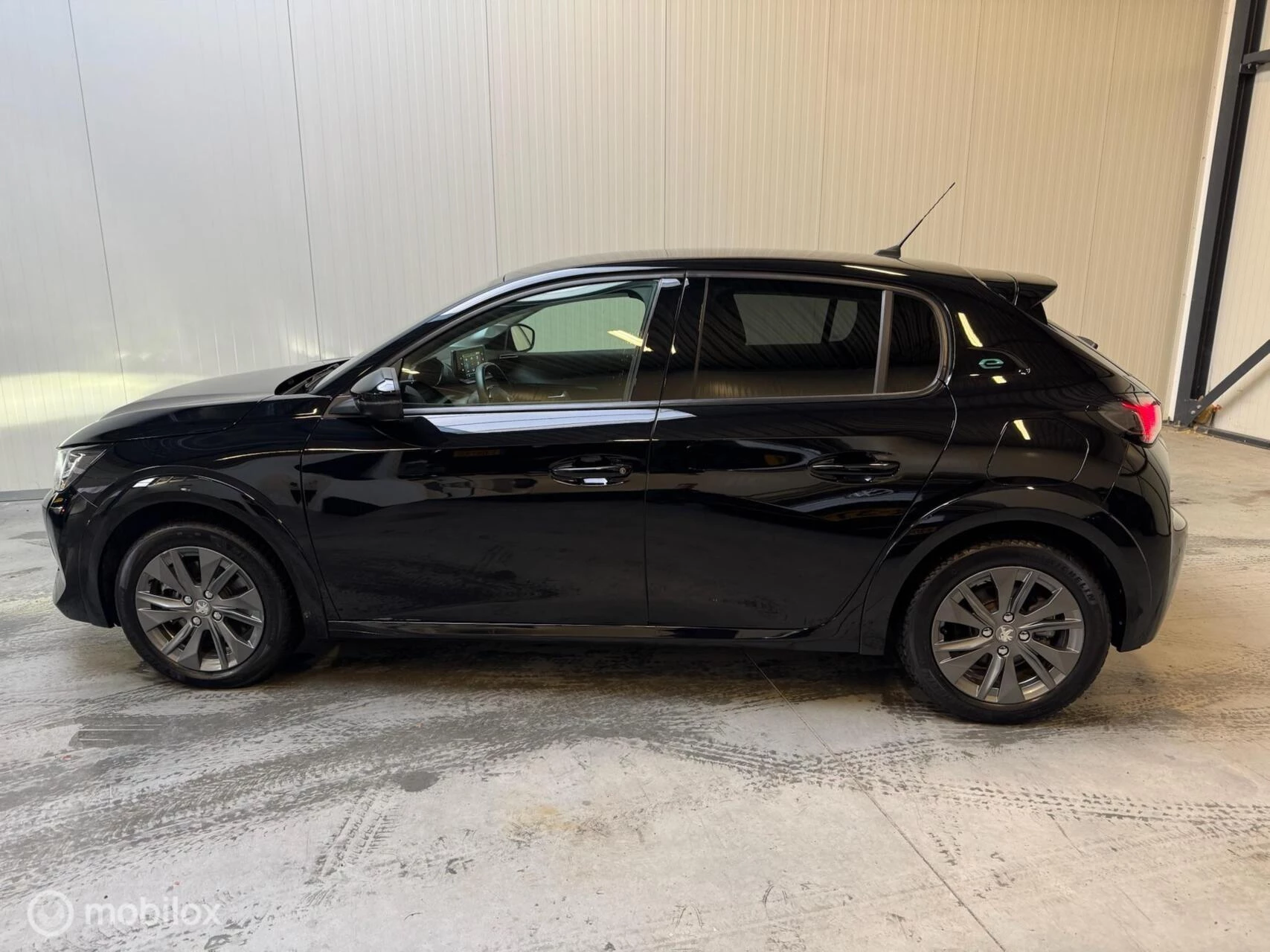 Hoofdafbeelding Peugeot e-208