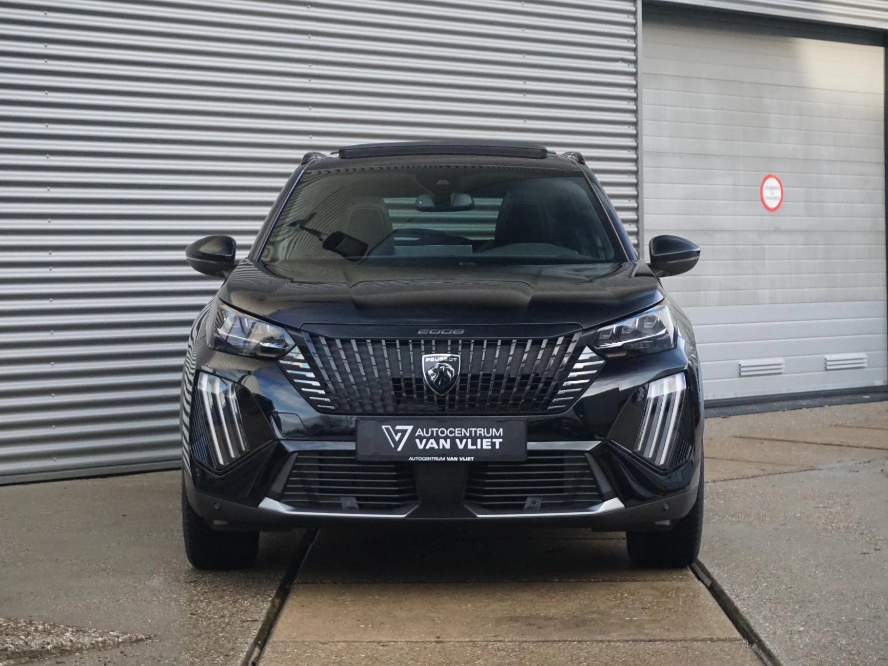 Hoofdafbeelding Peugeot e-2008