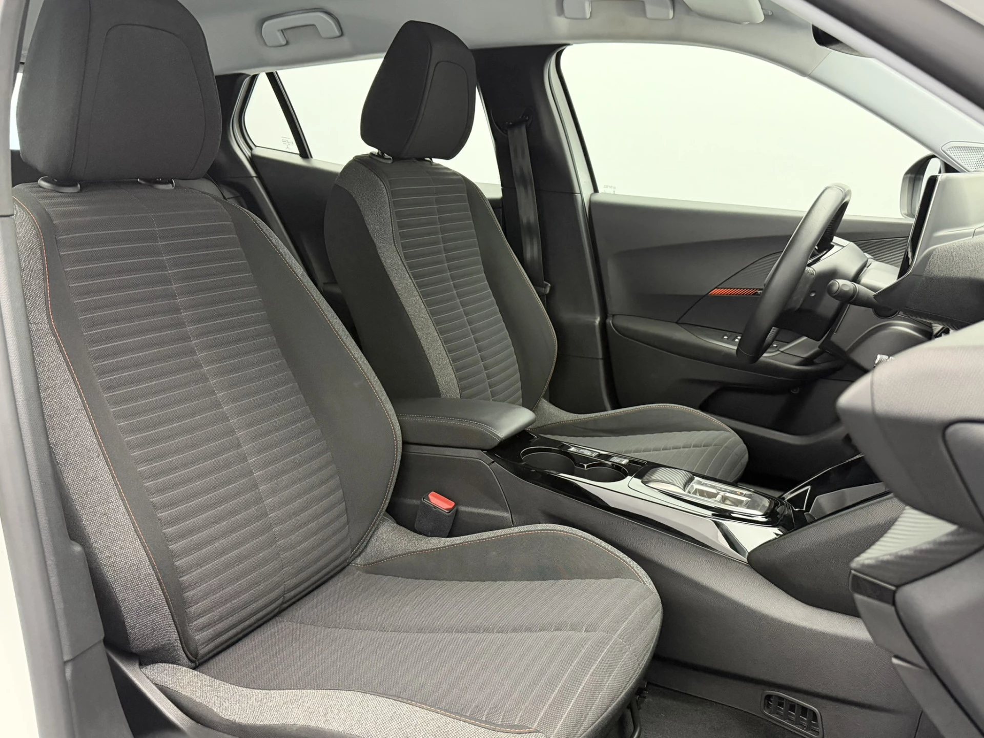 Hoofdafbeelding Peugeot e-2008