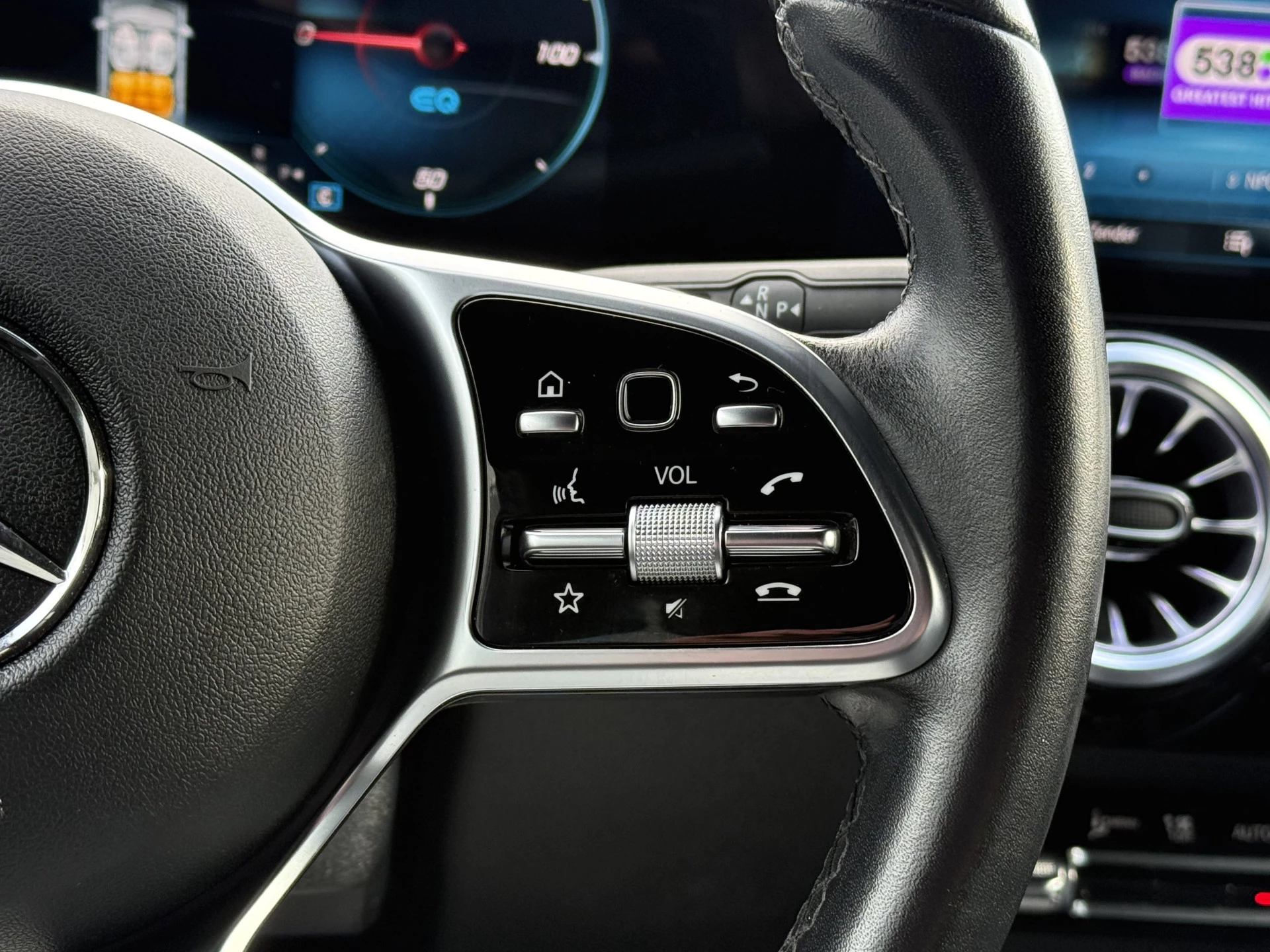 Hoofdafbeelding Mercedes-Benz EQA