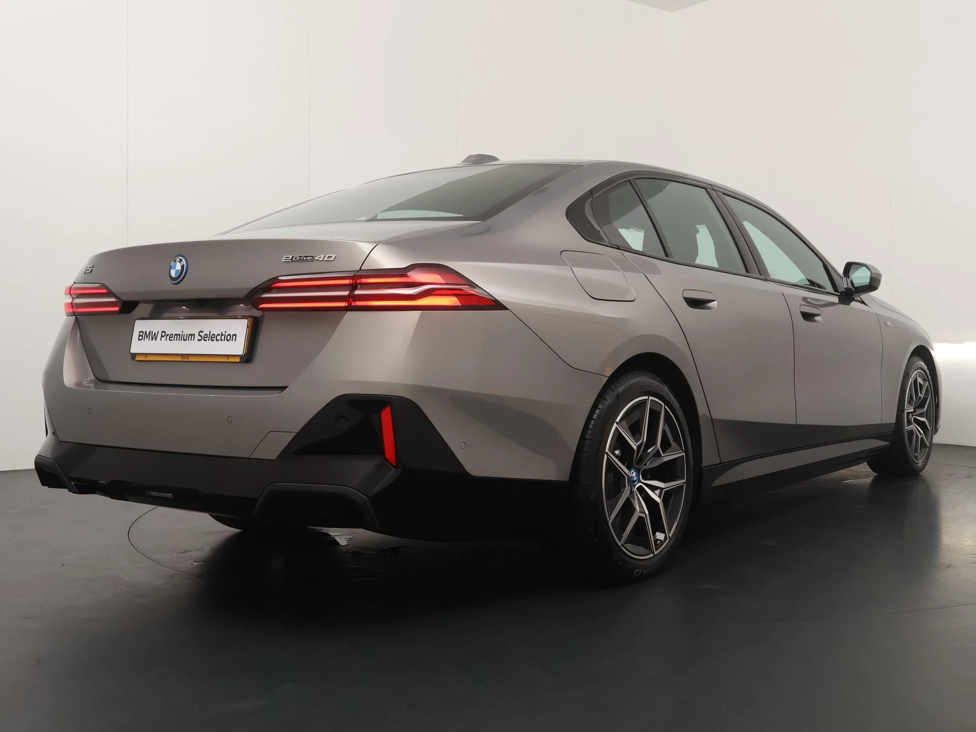 Hoofdafbeelding BMW i5