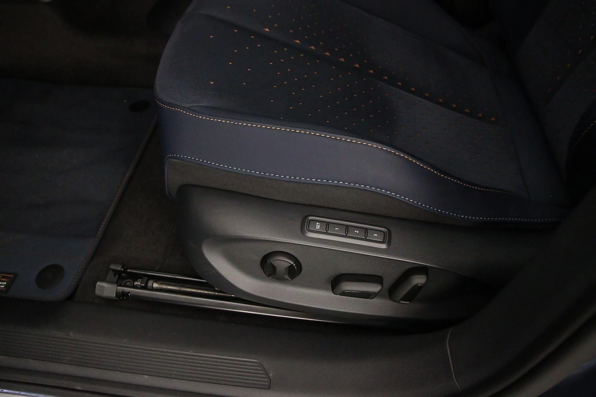 Hoofdafbeelding CUPRA Tavascan