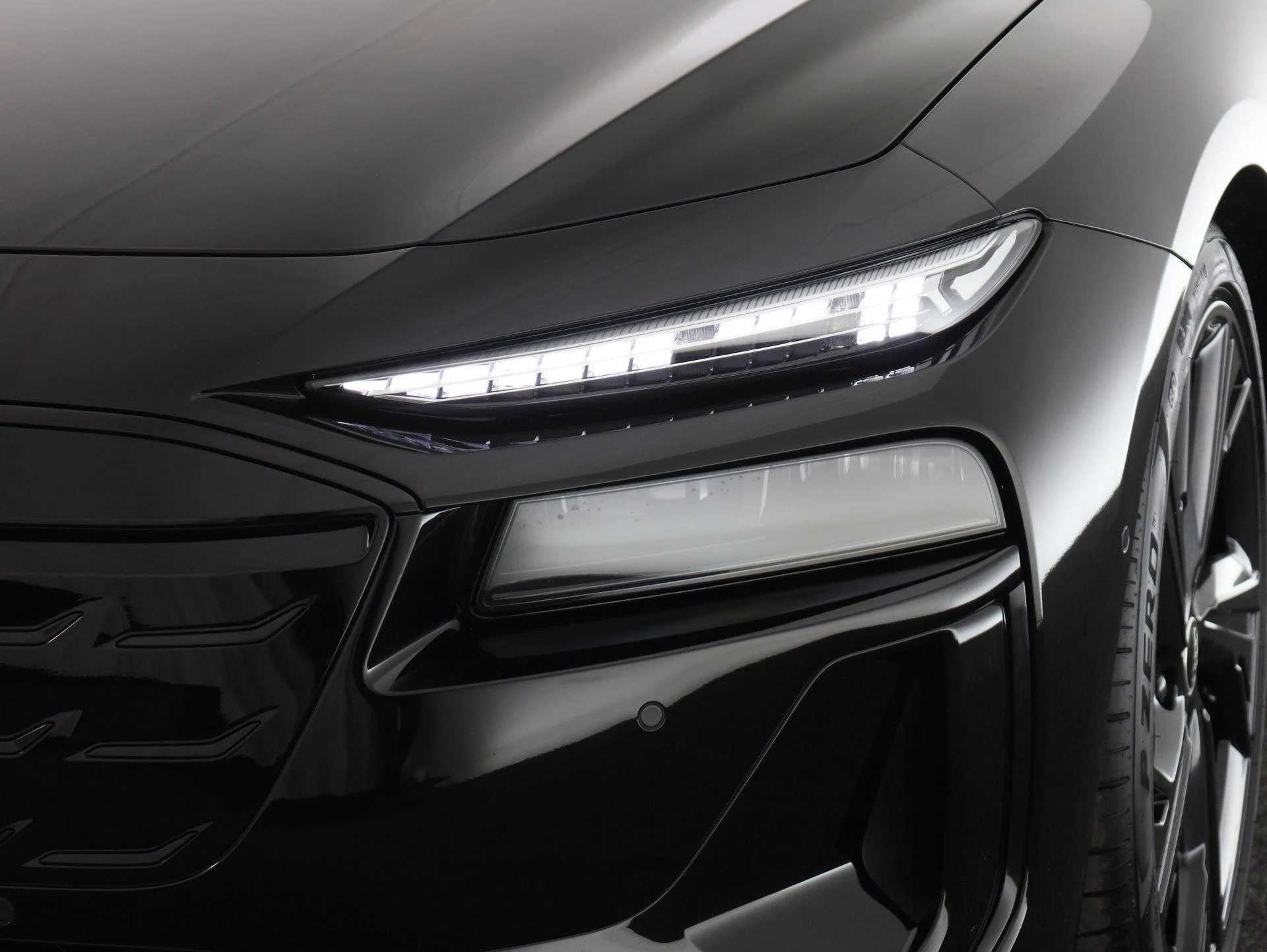 Hoofdafbeelding Audi A6 Avant e-tron