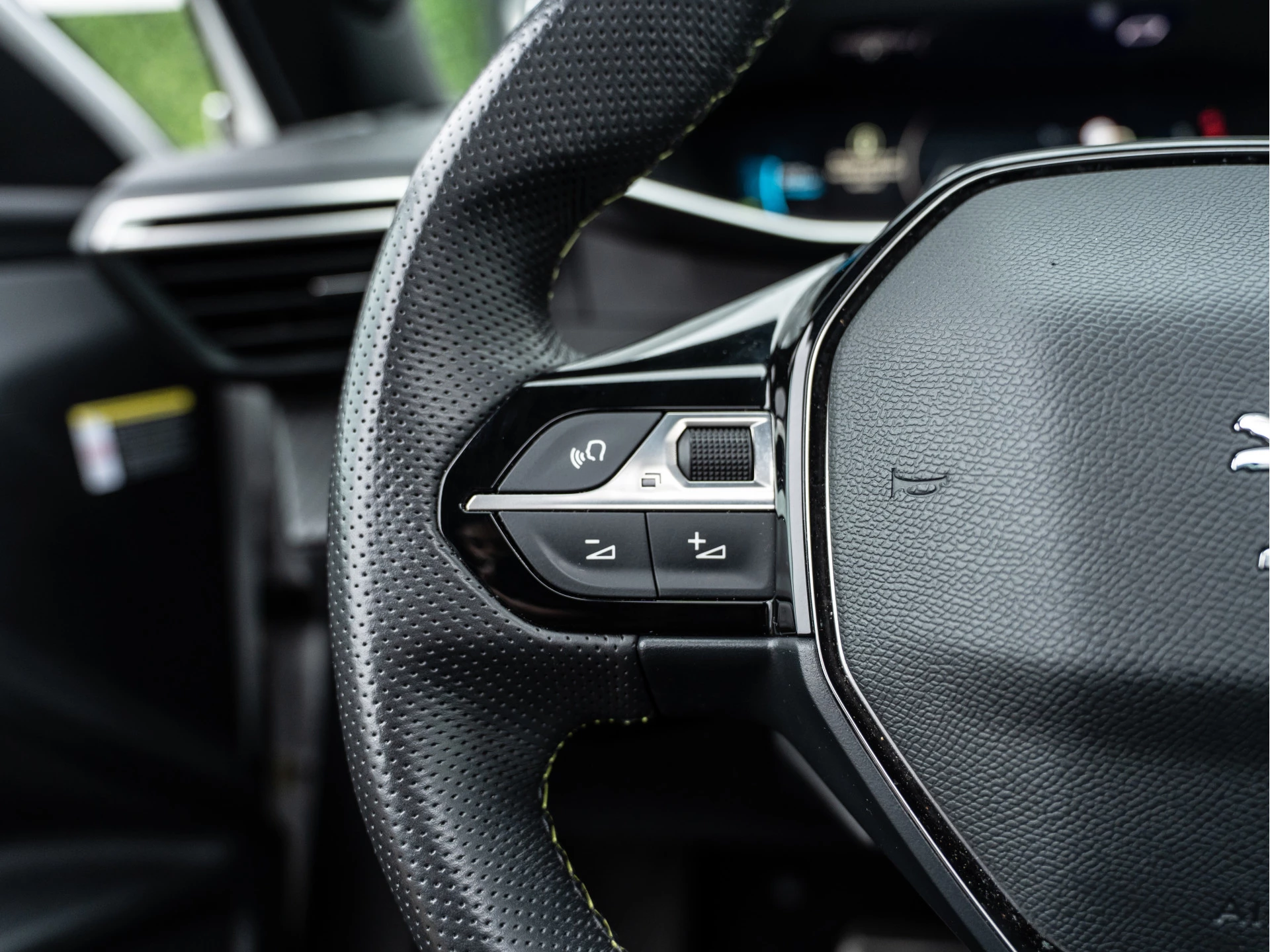 Hoofdafbeelding Peugeot e-2008