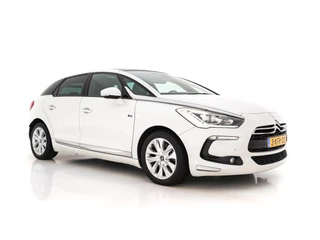Hoofdafbeelding Citroën DS5 Citroën DS5 2.0 Hybrid4 Business Executive Aut. *PANO | TWO-TONE-LEATHER | MEMORY-PACK | NAVI-FULLMAP | XENON | KEYLESS | CAMERA | HEAD-UP | MASSAGE-SEAT | CRUISE | SPORT-SEATS | 17"ALU*