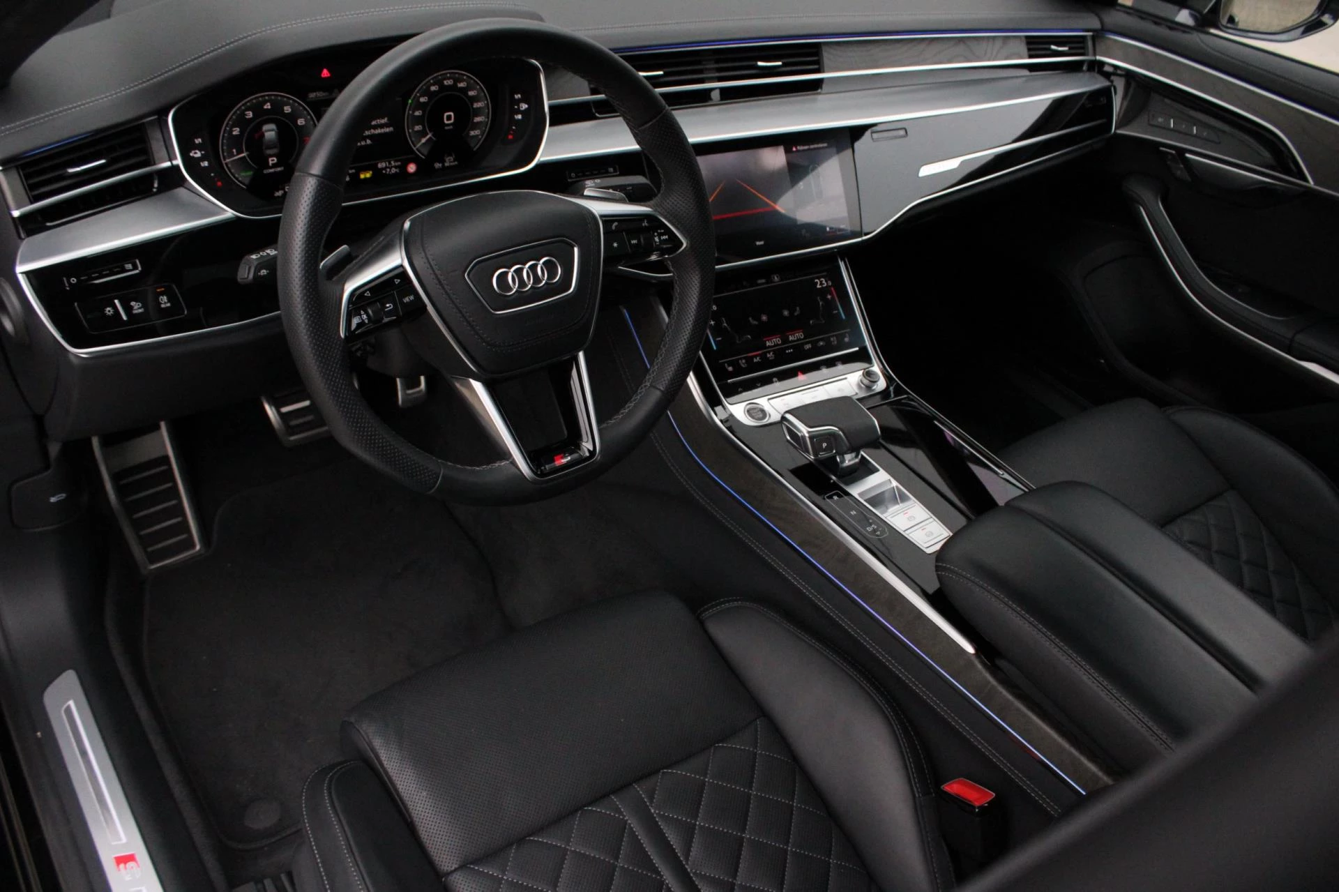 Hoofdafbeelding Audi A8