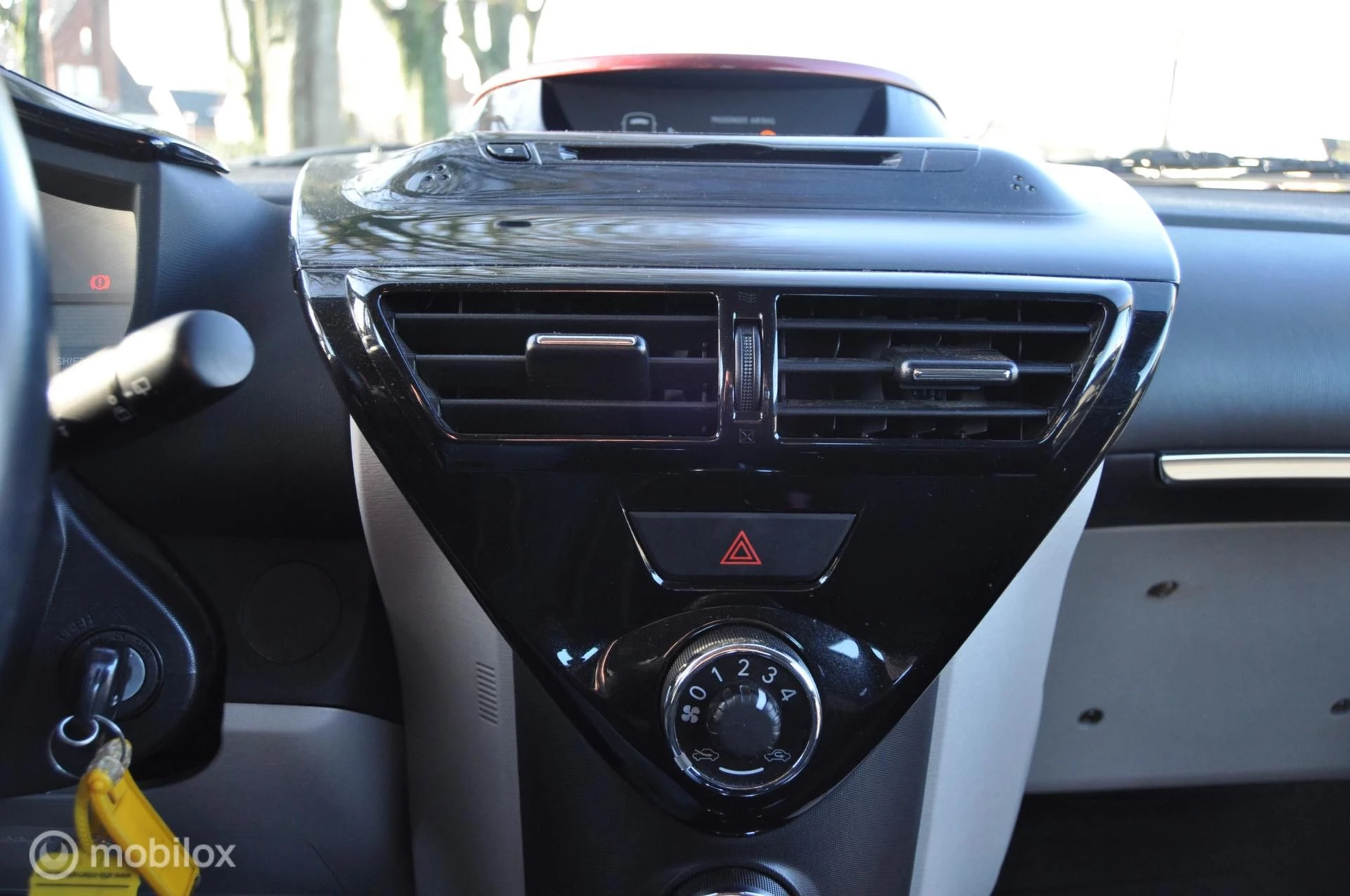 Hoofdafbeelding Toyota iQ