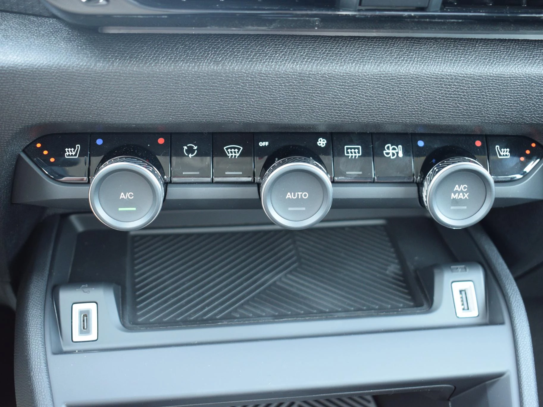 Hoofdafbeelding Citroën ë-C4