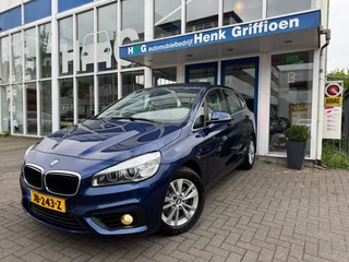 Hoofdafbeelding BMW 2 Serie BMW 2 Serie Active Tourer 220i Active Tourer Essential I Panoramadak I Camera I HUD I Xeno
