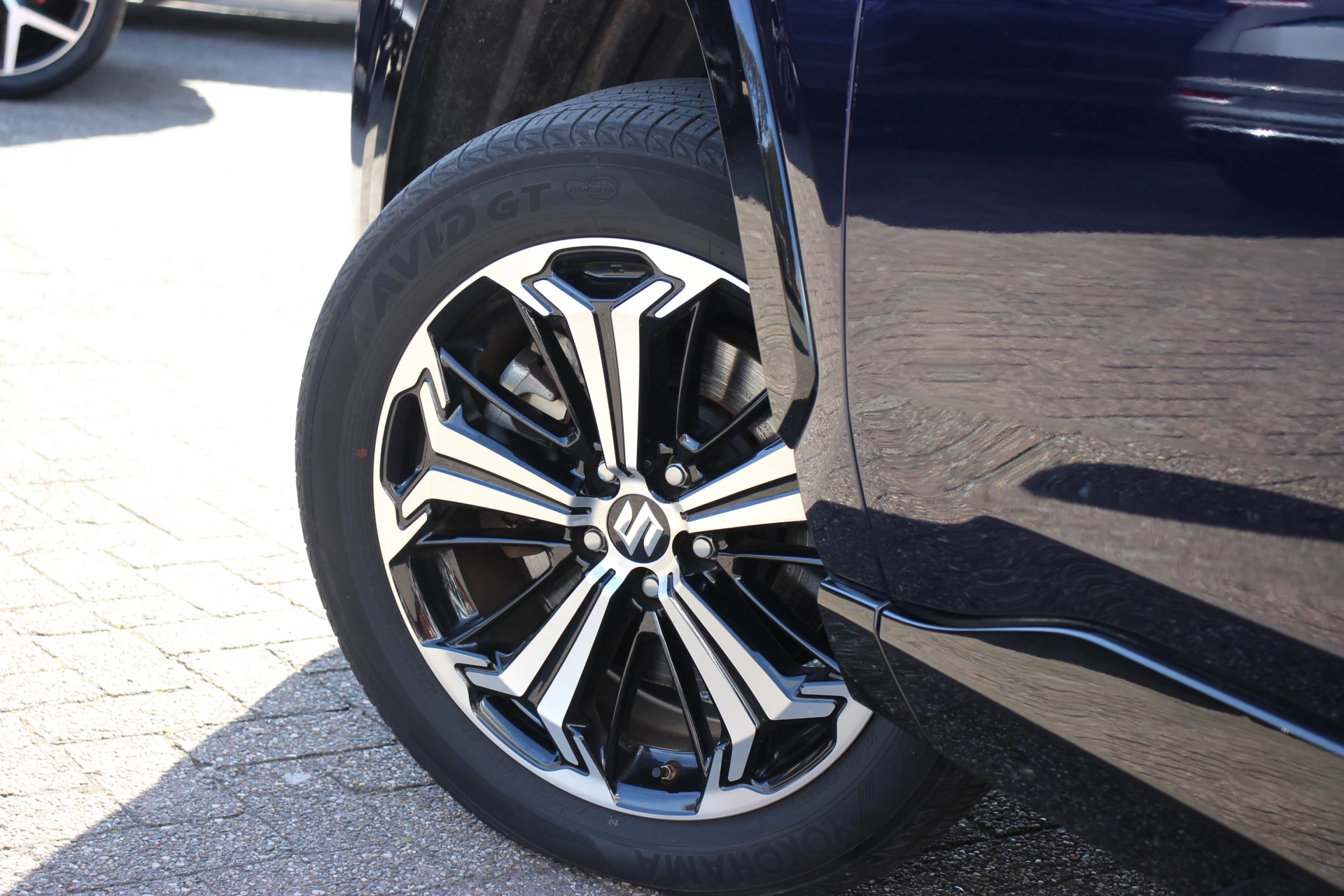 Hoofdafbeelding Suzuki Across