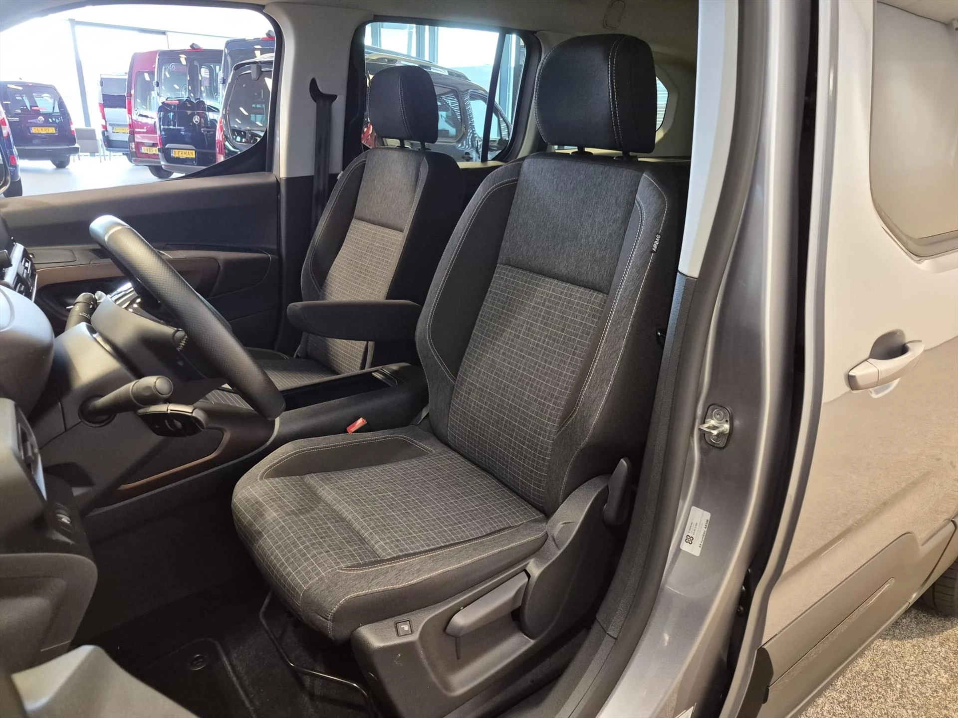 Hoofdafbeelding Peugeot e-Rifter