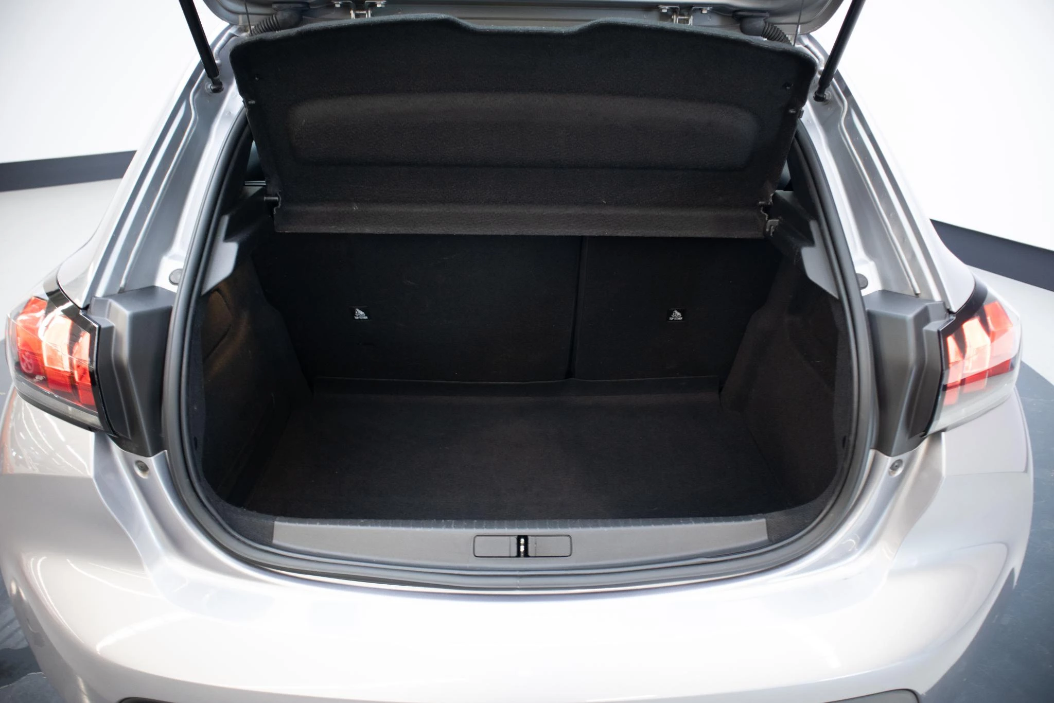 Hoofdafbeelding Peugeot e-208
