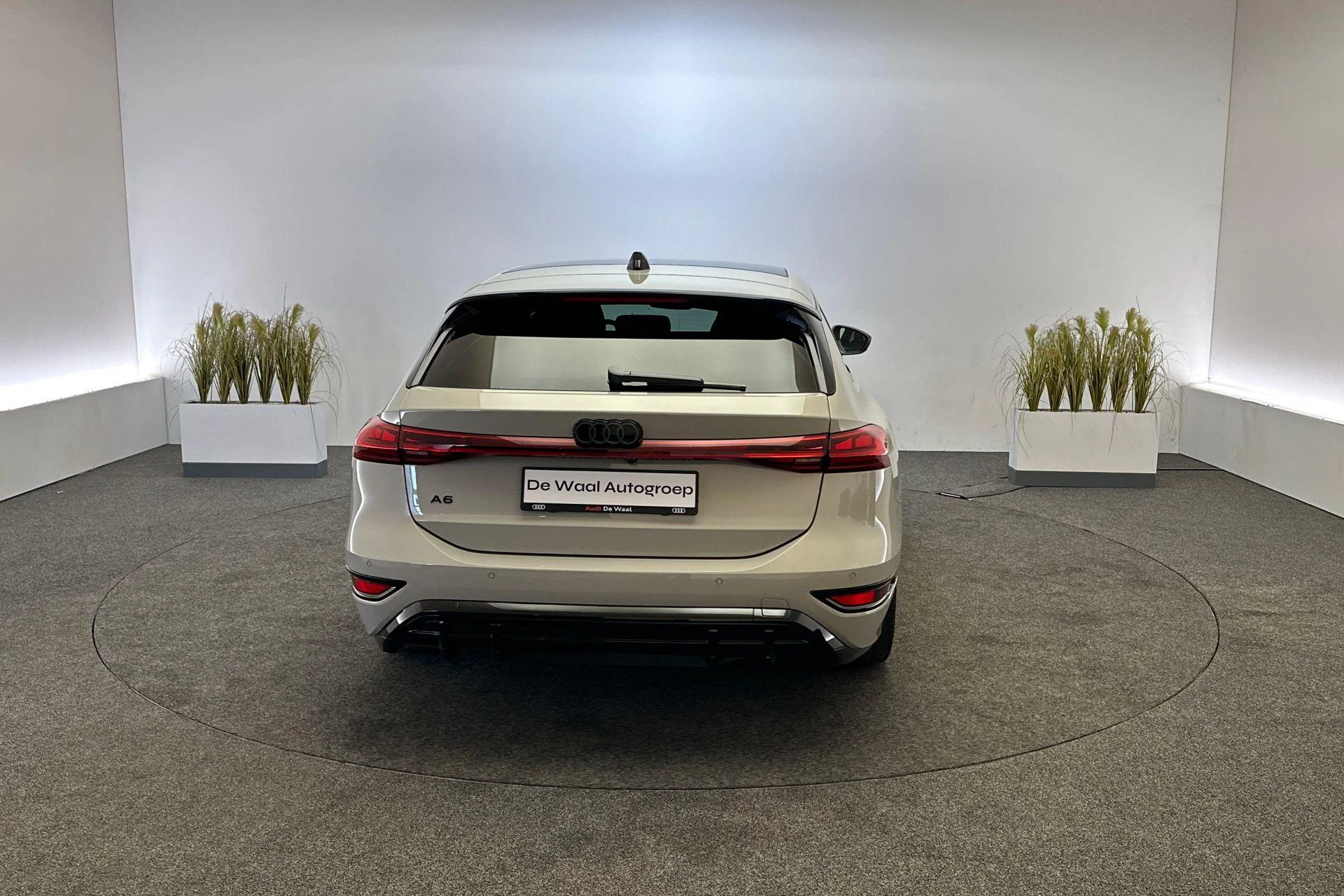 Hoofdafbeelding Audi A6 Avant e-tron