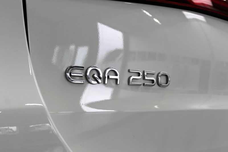 Hoofdafbeelding Mercedes-Benz EQA