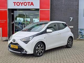Toyota Aygo X-PLAY 5-DEURS APPLE/ANDROID CAMERA AIRCO ZWART-DAK 16"LICHTMETALEN-VELGEN LED-PAKKET
