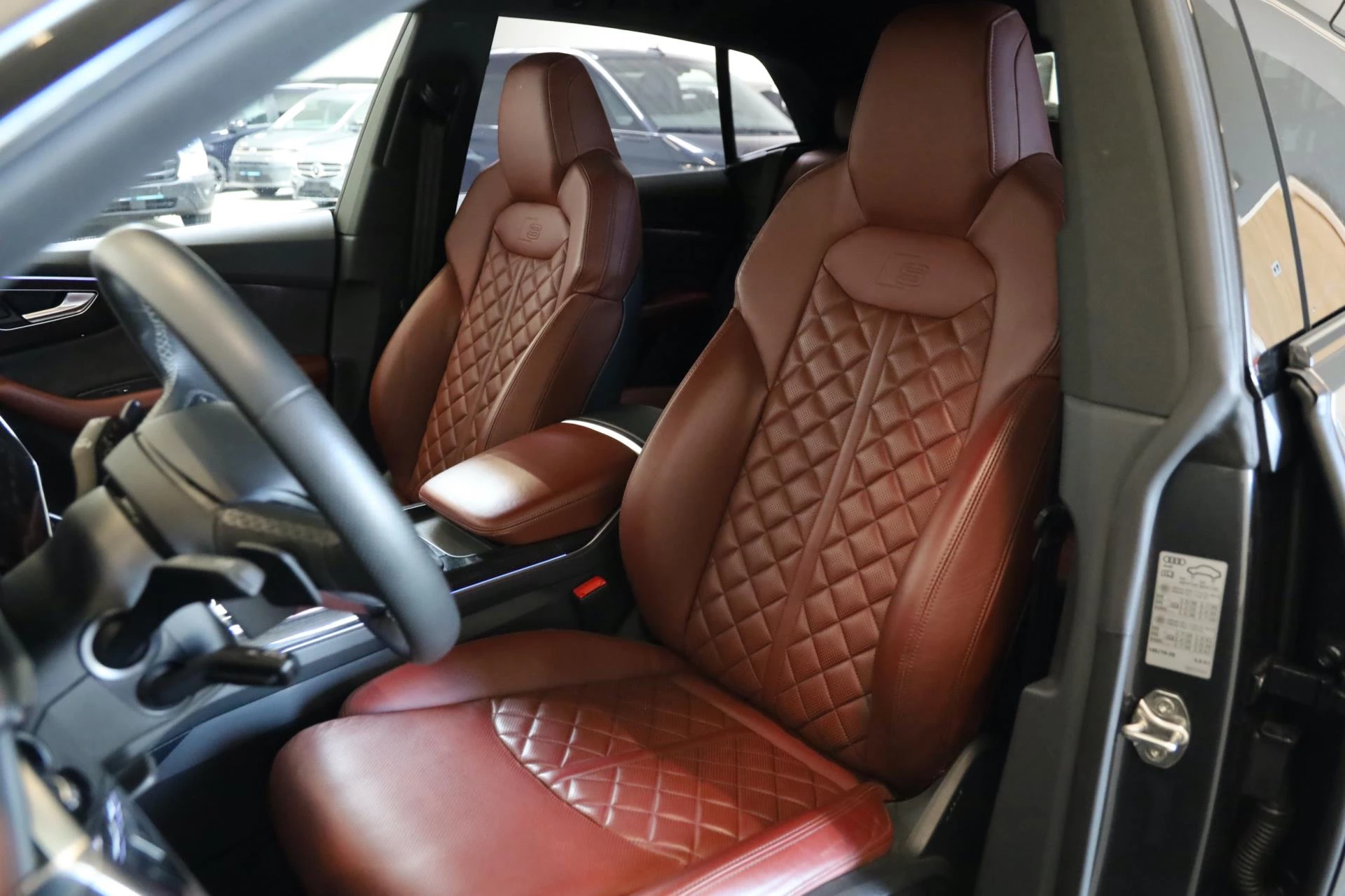 Hoofdafbeelding Audi Q8