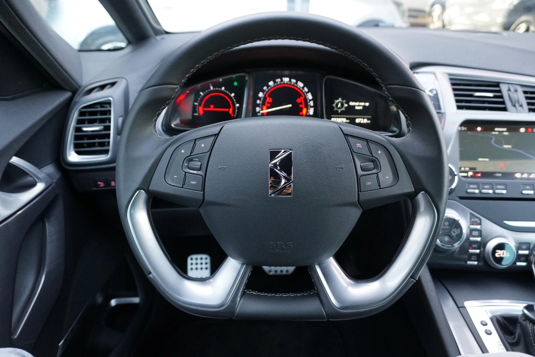 Hoofdafbeelding DS DS 5