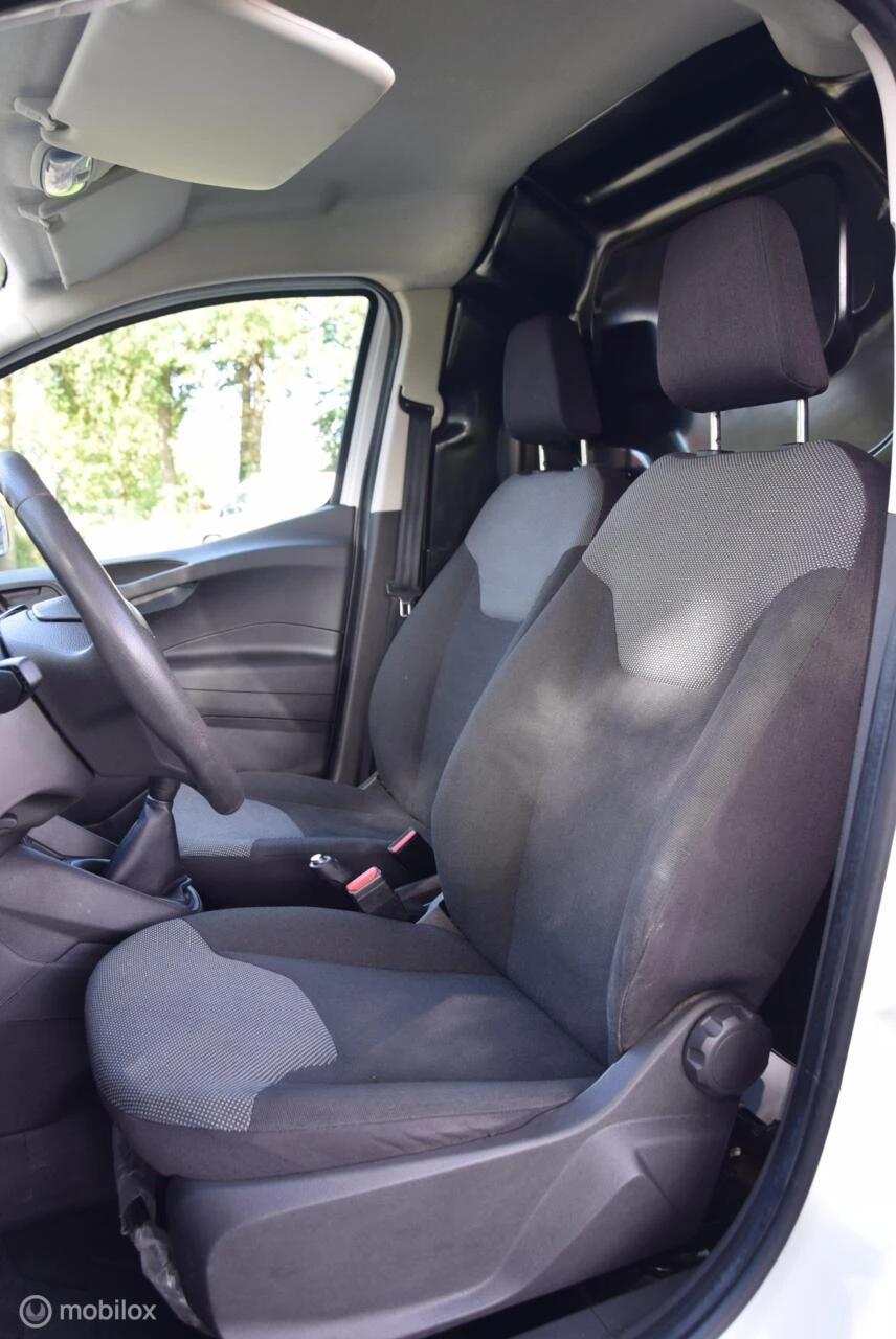 Hoofdafbeelding Ford Transit Courier