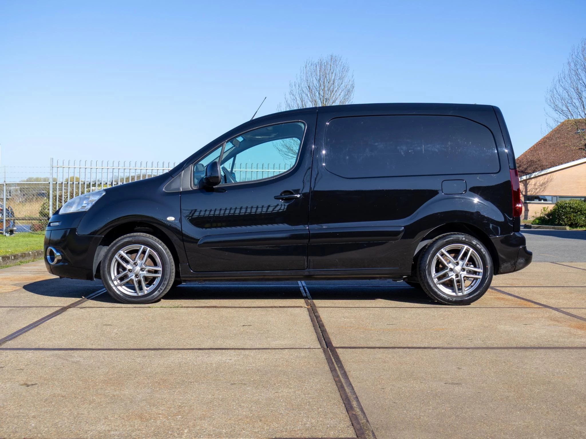 Hoofdafbeelding Peugeot Partner