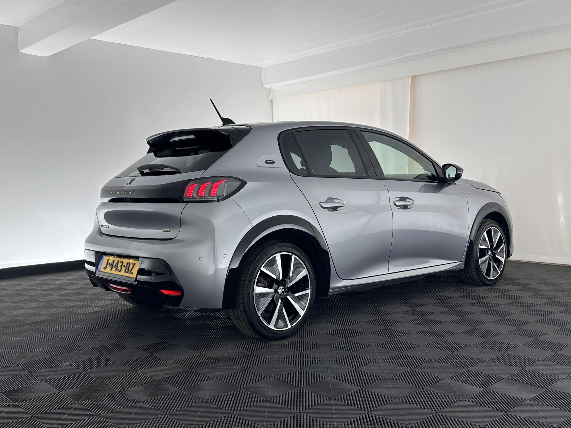 Hoofdafbeelding Peugeot e-208