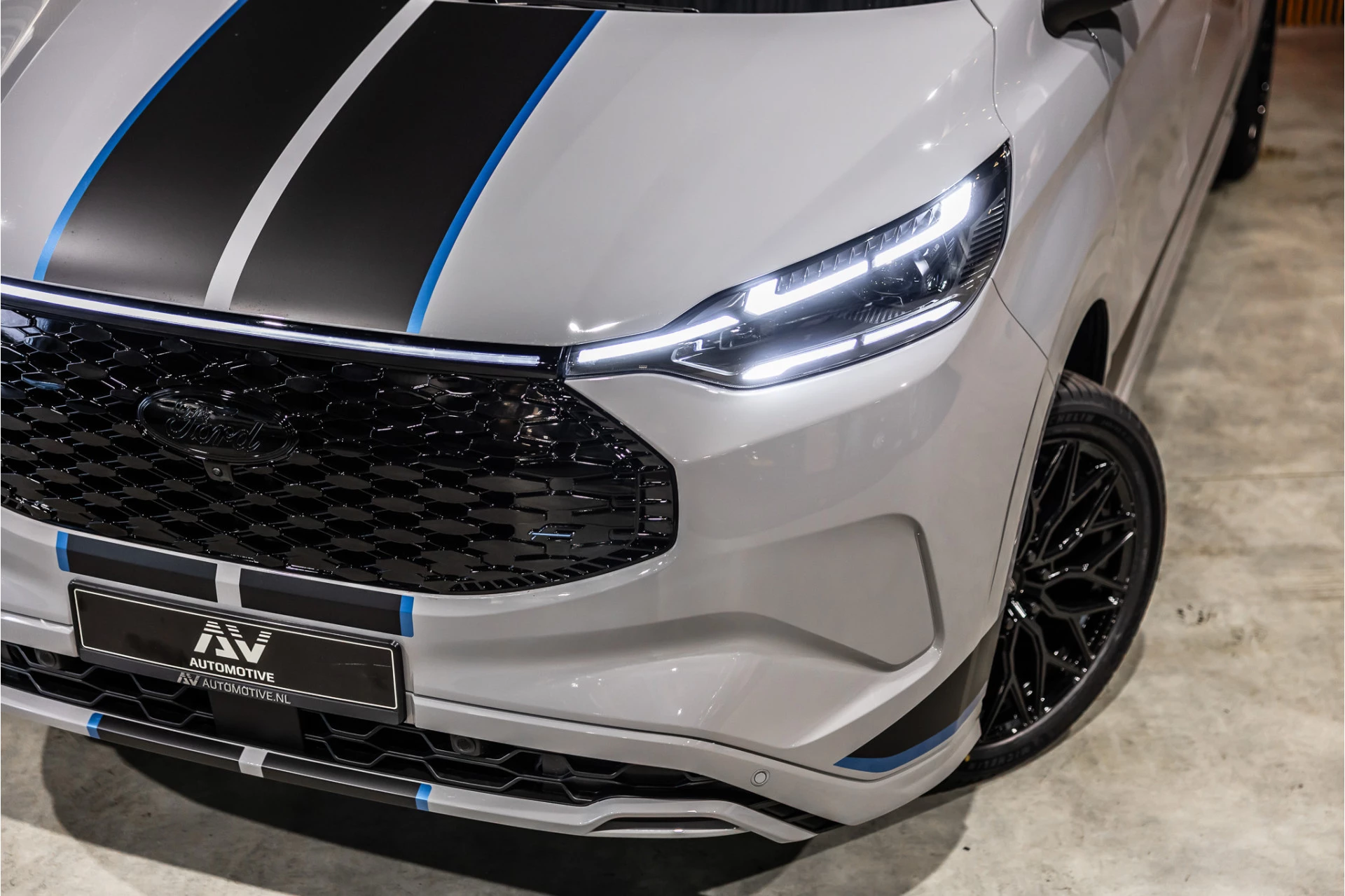 Hoofdafbeelding Ford E-Transit Custom