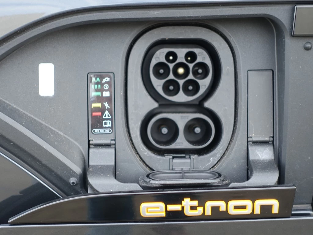 Hoofdafbeelding Audi e-tron