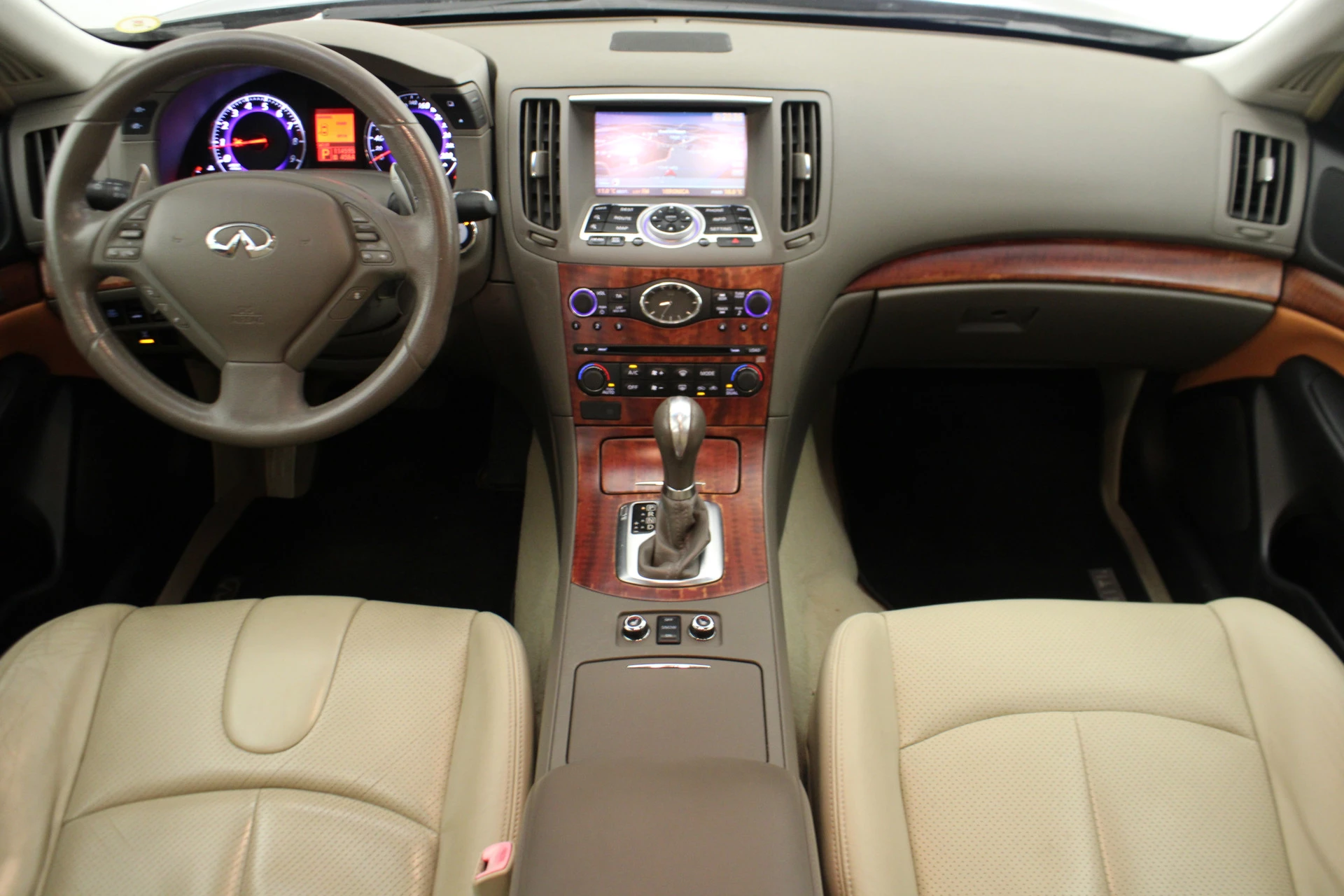 Hoofdafbeelding Infiniti G37