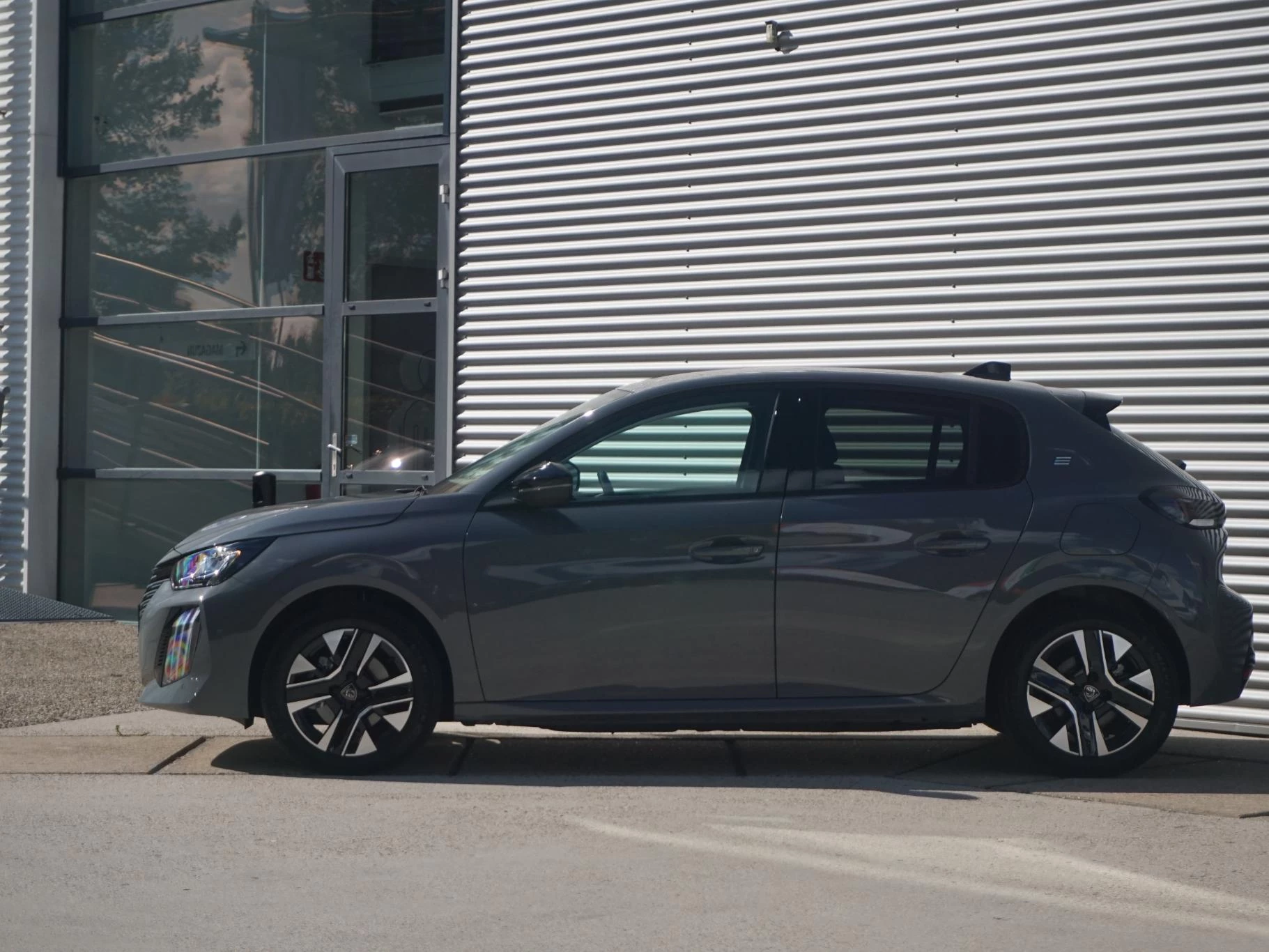 Hoofdafbeelding Peugeot e-208